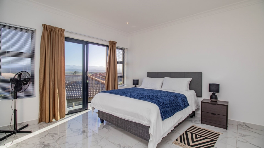 5 Bedroom Property for Sale in The Hill Western Cape